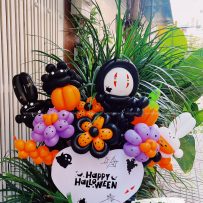 Bảng hoa bong bóng Happy Halloween, chủ đề Vô Diện, tone cam đen