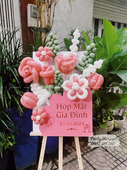 Bảng hoa bong bóng họp mặt gia đình, tone hồng trắng