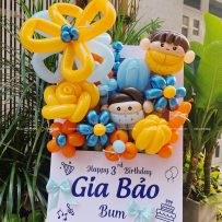 Bảng hoa bong bóng sinh nhật cho bé Trai, tone vàng xanh – Gia Bảo (Bum)