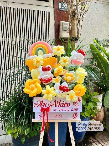 Bảng hoa bong bóng sinh nhật, chủ đề Hello Kitty, tone vàng cam – An Nhiên