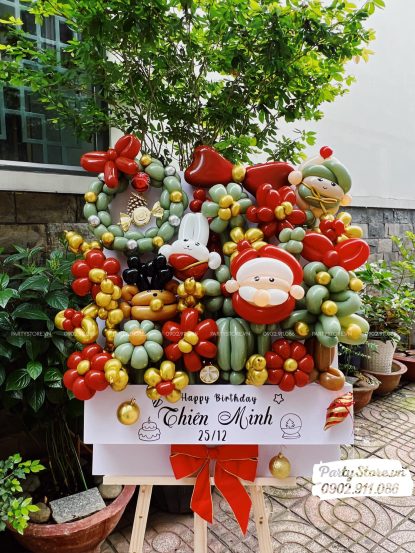 Bảng hoa bong bóng sinh nhật, chủ đề Noel, tone đỏ vàng ánh kim – Thiên Minh