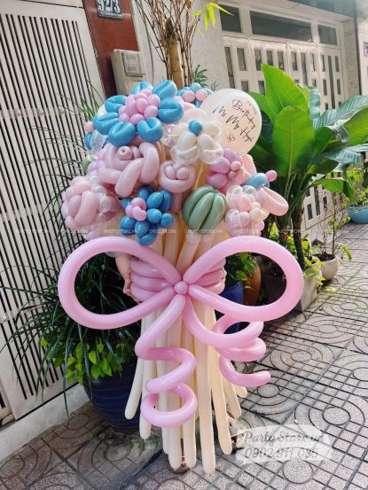 Bó hoa bong bóng sinh nhật kết hợp nhiều loại hoa tone màu pastel