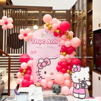 Backdrop sinh nhật chủ đề Hello Kitty, tone màu hồng (Thục Anh)