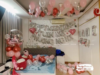 Set trang trí theo chủ đề Happy Wedding, tone màu hồng bạc ánh kim