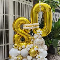 Trụ bong bóng Anniversary tạo hình tone màu vàng gold